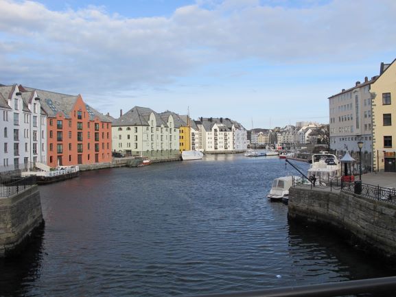 Blick auf den Hafen von Alesund 2