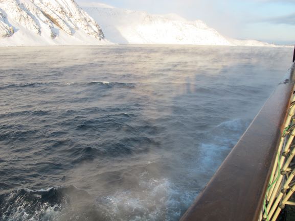 Im Nordatlantik: Das Wasser ist wärmer als die Luft und "dampft"